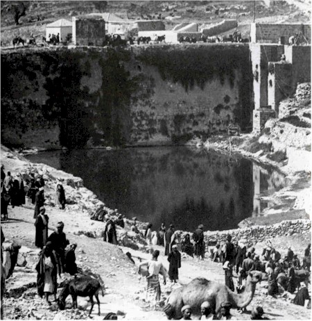 Close up of Sultan's Pool