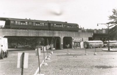 Anderson / Jerome  Ave Station
