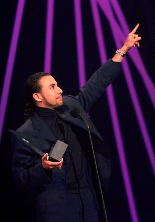 Howie D of the Backstreet Boys Accepts their Award for...