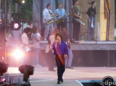 b2b52699.jpg (30018 bytes)