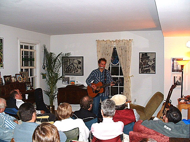 Keithaudience.jpg (120407 bytes)