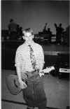 Me_Guitar_01.JPG (13706 bytes)
