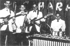 Joe Perrino, The Mellotones and FZ. Picture courtesy of Román García Albertos