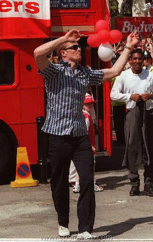 parade7.jpg - 32294 Bytes