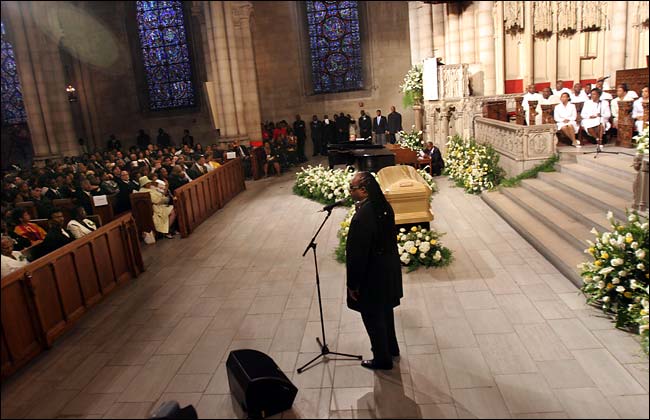 Stevie Wonder sings 'I Won't Complain'7/8/05