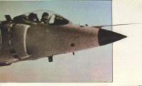 El enemigo mortal que aguardaba a los aviones argentinos en el espacio areo sobre Malvinas, El FRS 1,llamado Sea Harrier, orbitaba en parejas a la espera de interceptar !as misiones que llegaban del continente.