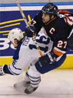 Darcy Tucker puts Peca out of the playoffs