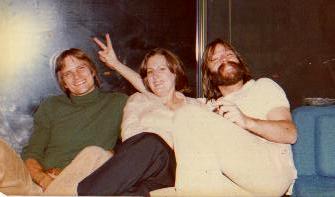 000000apeople6.jpg (11320 bytes)