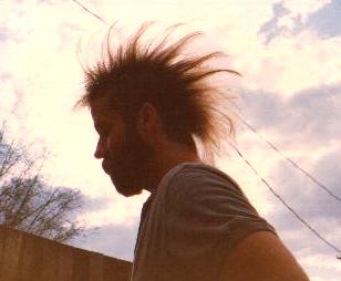 000000apeople7.jpg (11756 bytes)