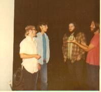 000000apeople8.jpg (5339 bytes)