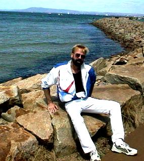 bugg4.JPG (26927 bytes)