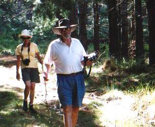 canb10.JPG (23140 bytes)