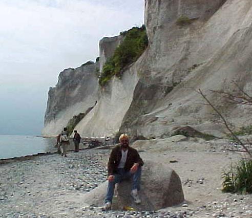 dan9a.JPG (36432 bytes)