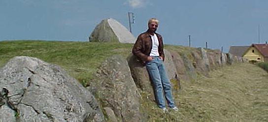 dan9e.JPG (22767 bytes)