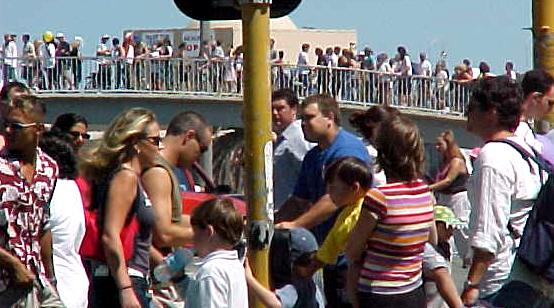 fest8.JPG (46510 bytes)