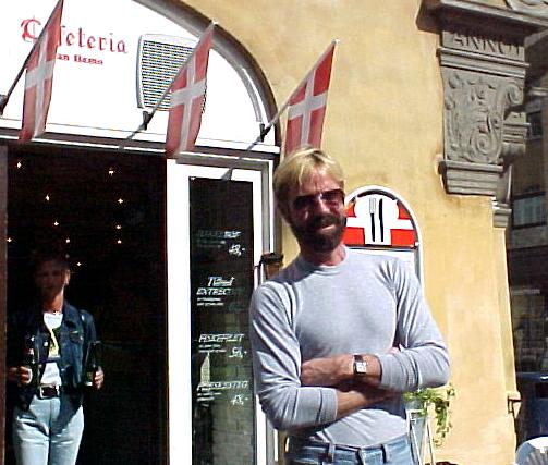 hels0.JPG (46330 bytes)