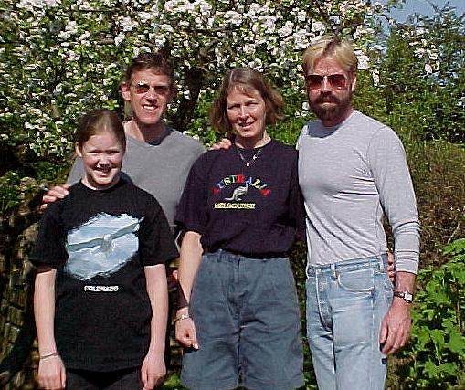 hels1.JPG (72205 bytes)