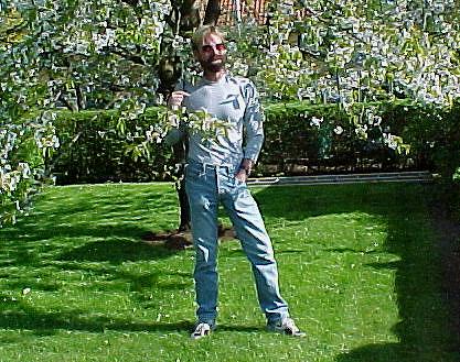 hels5.JPG (54080 bytes)