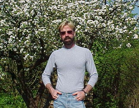 hels9.JPG (70264 bytes)