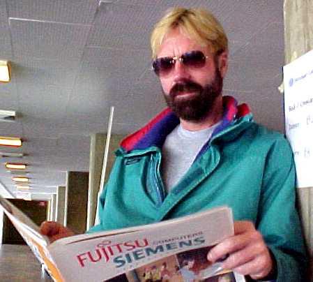 hels9e.JPG (31763 bytes)