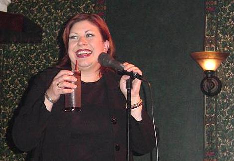 lori3.JPG (27807 bytes)