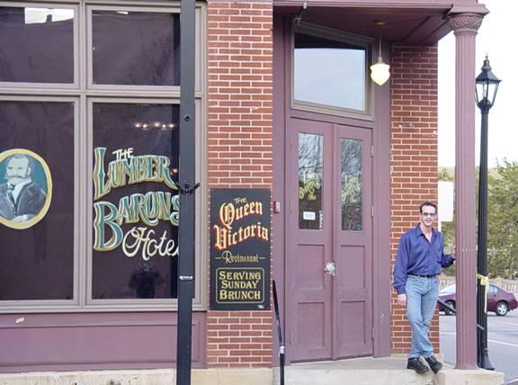 lumb9f.JPG (45749 bytes)