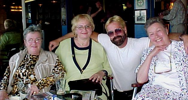 swed9t.JPG (50721 bytes)