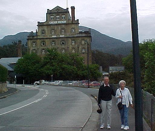 taz6j.JPG (43940 bytes)