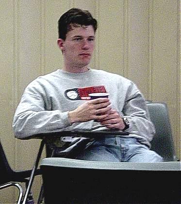 um2.JPG (32540 bytes)