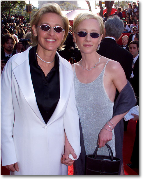 easilverandwhite.jpg (85843 bytes)