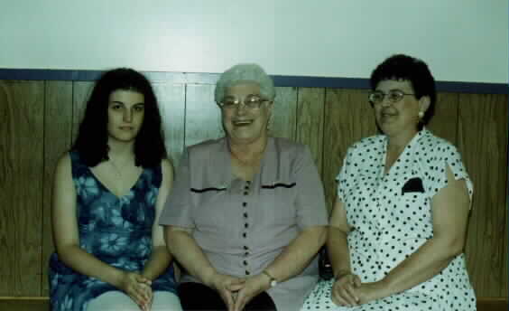 Mom, Amanda,& Nan