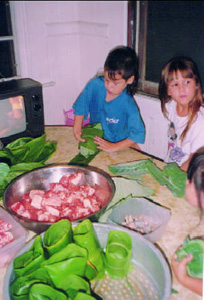 Kids Making Lau Lau!