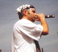 I can hit the high notes and Justin can't na na na