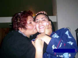 jess&mom.jpg (36889 bytes)