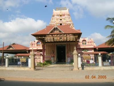 Temple, on the way to Utty