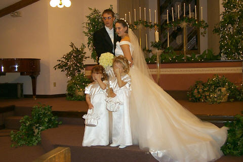 NickJulieWedding.jpg (42129 bytes)