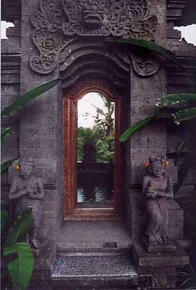 bungalow_entrance