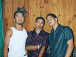 friends1.bmp (158454 bytes)