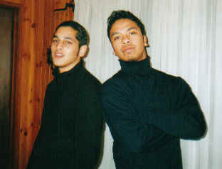 friends3.bmp (222822 bytes)