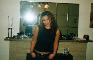 suzi3.jpg (8180 bytes)