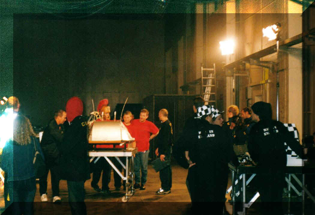 team_returns1.jpg (99216 bytes)