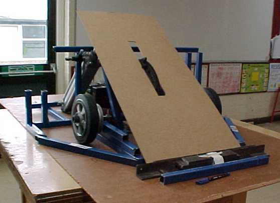 Max_blue1_fr2.jpg (21080 bytes)