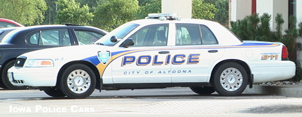 Ford Crown Victoria - new marking scheme for Altoona, Iowa Police Department