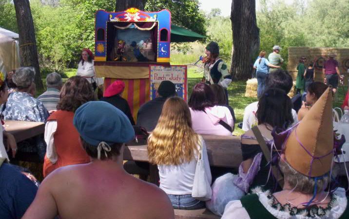 A Delightful Puppet Show!