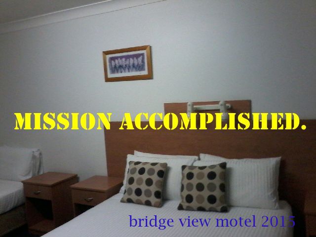 Comfy bed at the Bridgeview Motel, near Toukley Bridge.