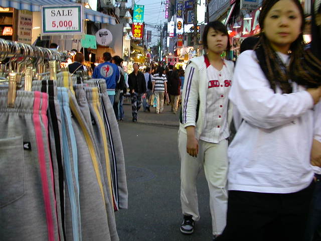 Ehwa Shopping District -- Seoul �؍�