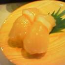This is hotategai, raw scallop, which I ate on November 24, 2003, at a sushi restaurant at Tawaramachi, Tokyo