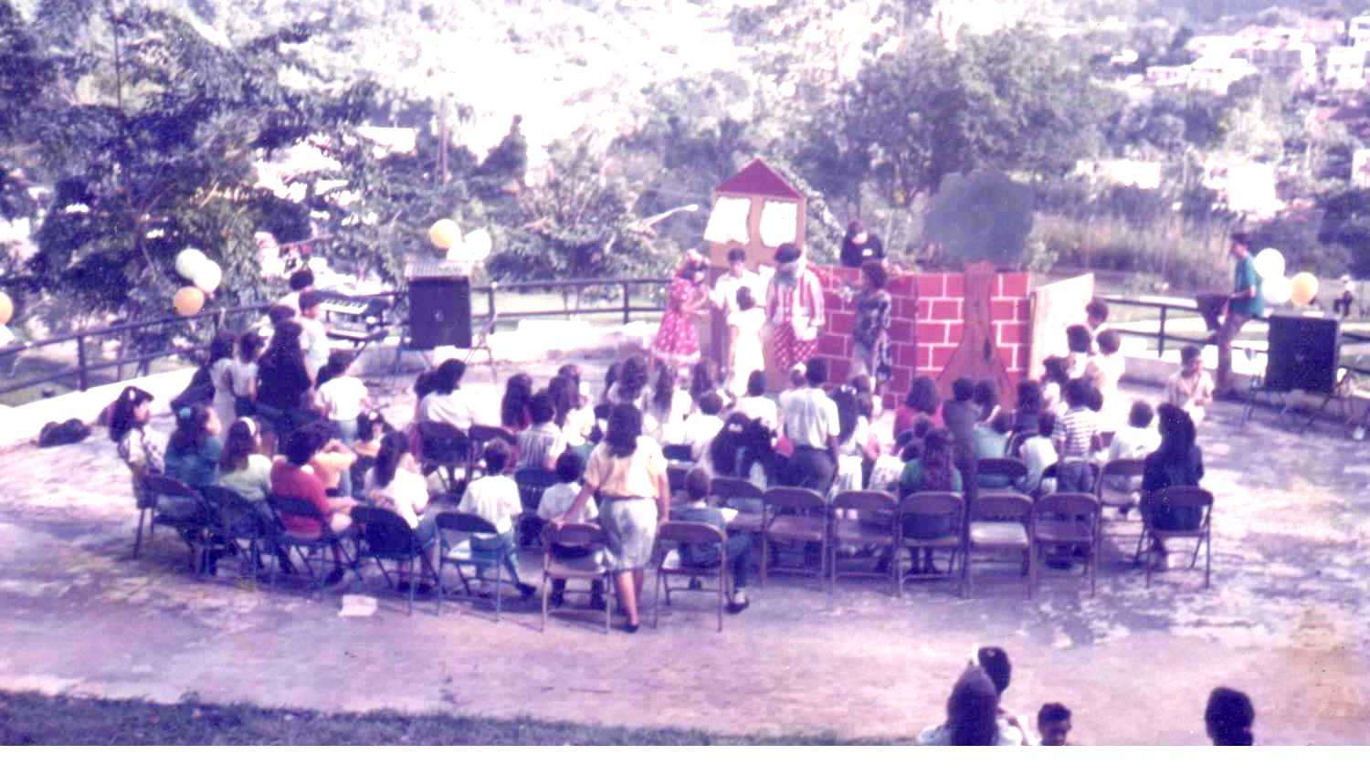 Actividad Distrital de ni�os en Lares ...