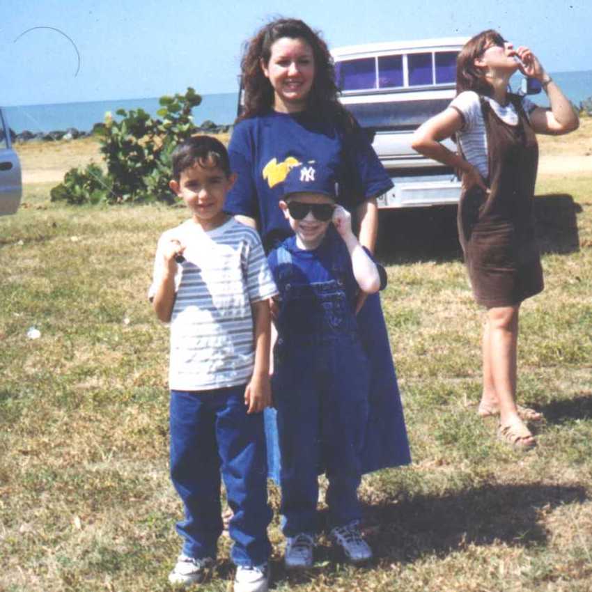 Varios Hermanos en el dia de Chiringas...