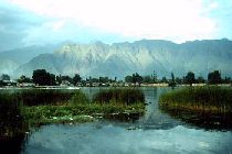 A magnificent view of the Ladhak lake in Kashmir